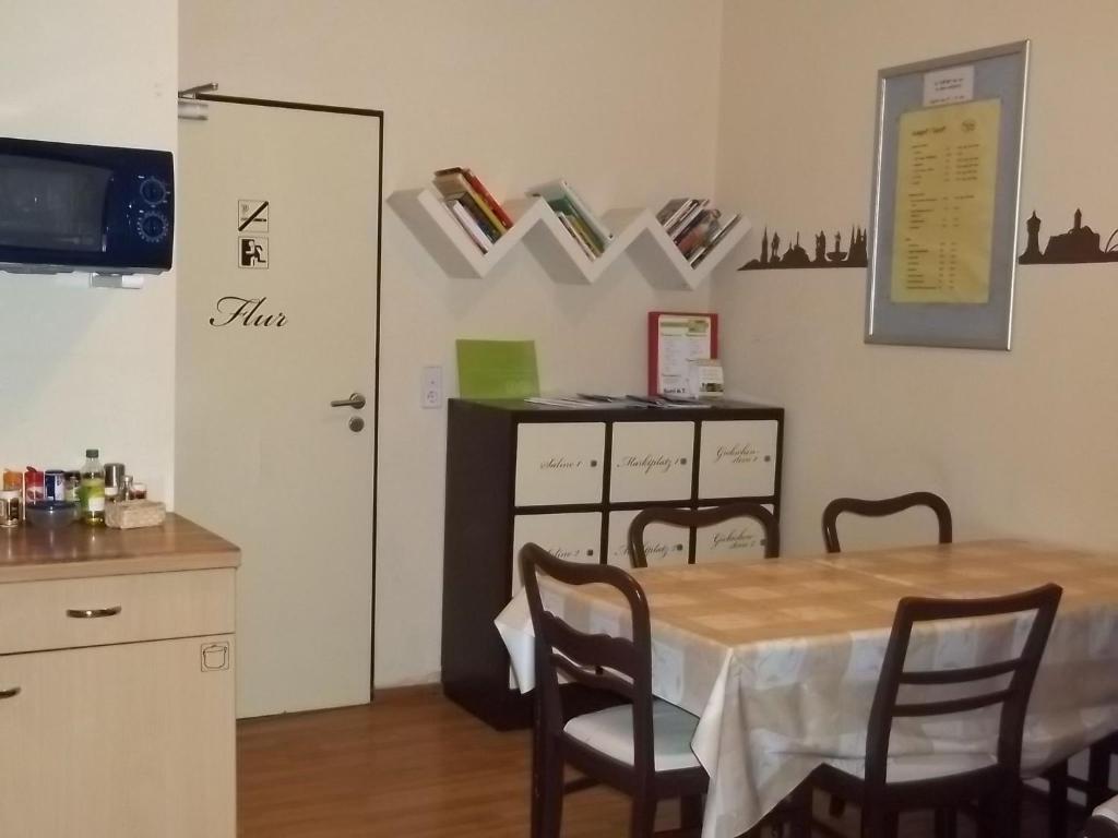 Hostel No 5 Хале Екстериор снимка